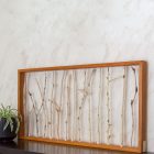 cuadro de ramas blancas marco en color cerezo claro