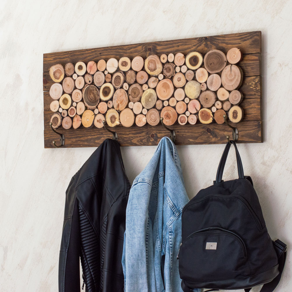perchero de madera rústico